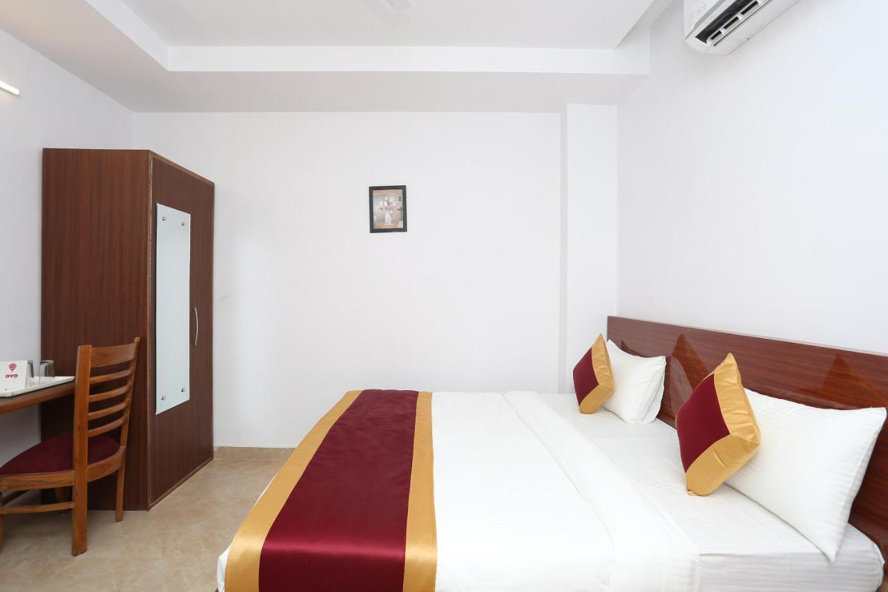 Capital O 12807 Amaira Hotel And Banquets Noida Eksteriør bilde