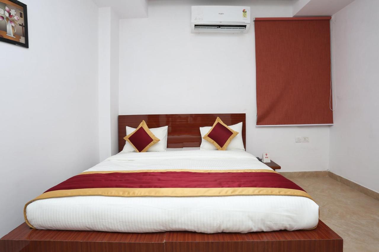 Capital O 12807 Amaira Hotel And Banquets Noida Eksteriør bilde